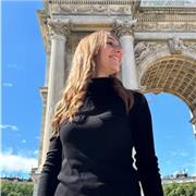 insegnante di lingue, inglese, spagnolo avanzato, e tutte le materie umanistiche per una fascia d’etá tra i 10 e i 18 anni